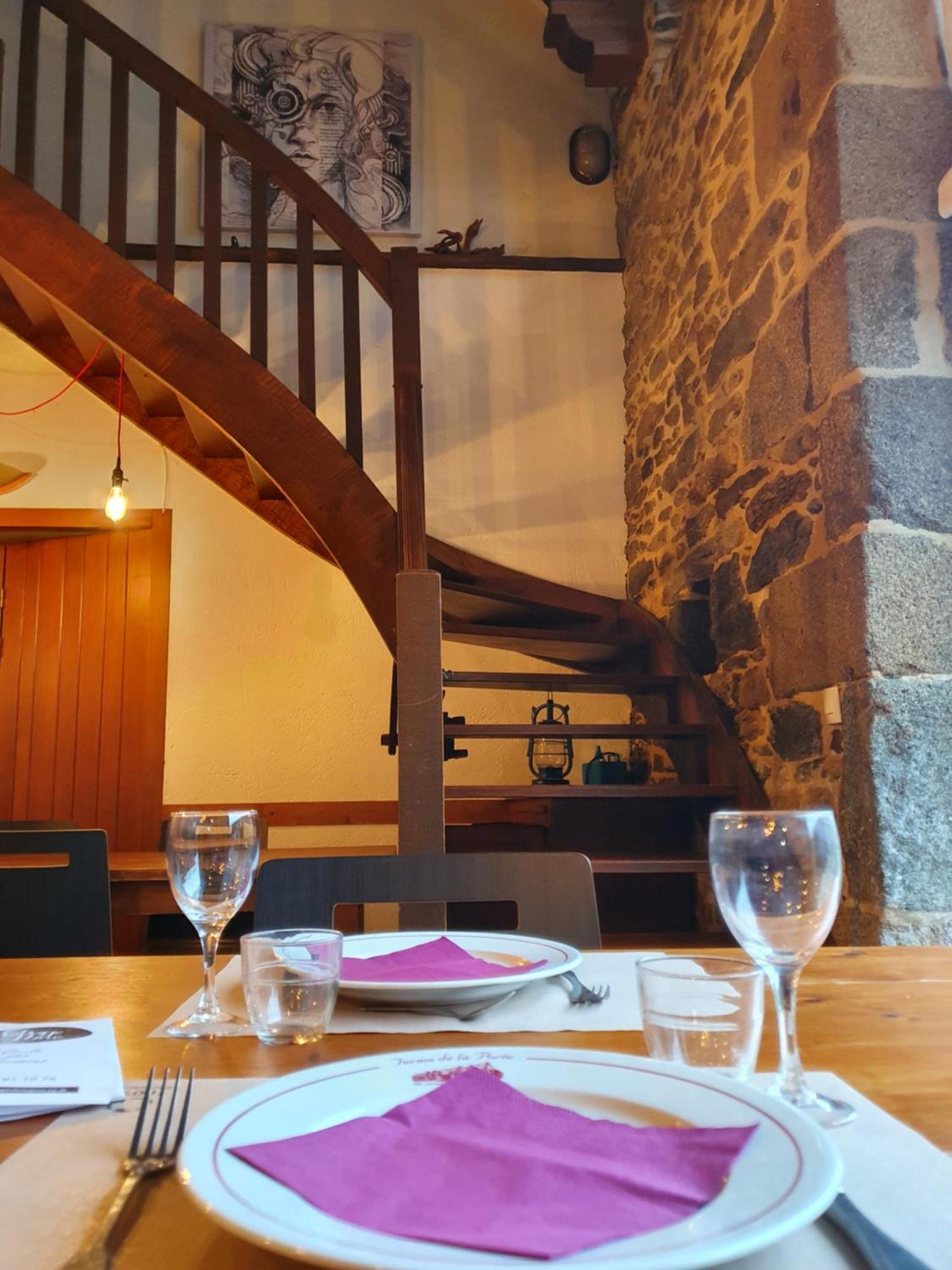 L'Auberge De La Porte Saint-Jouan-des-Guérets Extérieur photo