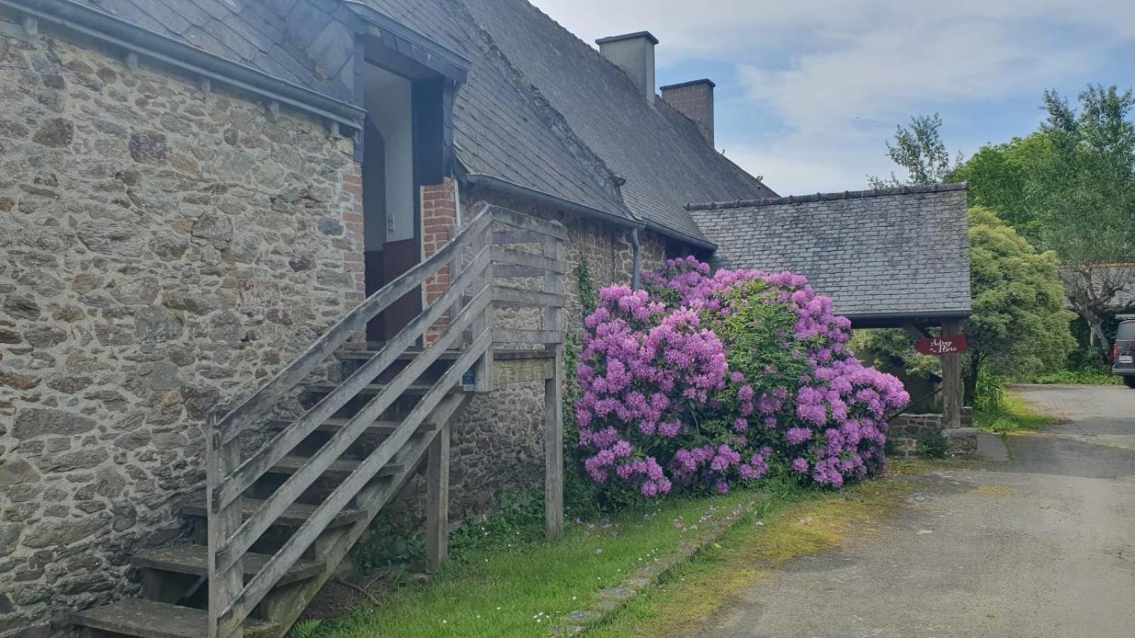L'Auberge De La Porte Saint-Jouan-des-Guérets Extérieur photo