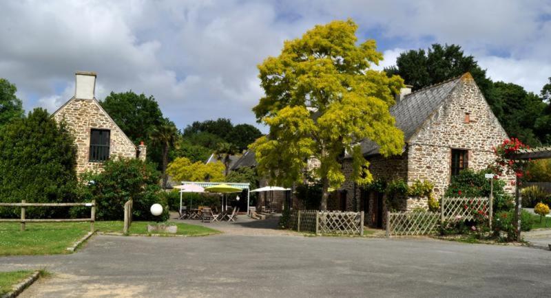 L'Auberge De La Porte Saint-Jouan-des-Guérets Extérieur photo